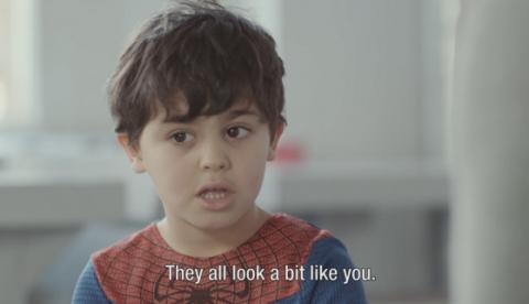 Video: Nederlandse kids bieden excuses aan voor terrori